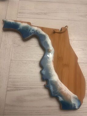 Florida-shaped Resin Coastal Serving/Cutting Board with Wave and Starfish